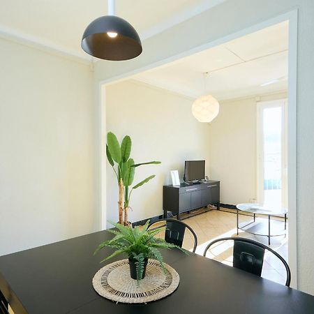 63Par1016- Sunny Apartment In Paralel Барселона Экстерьер фото