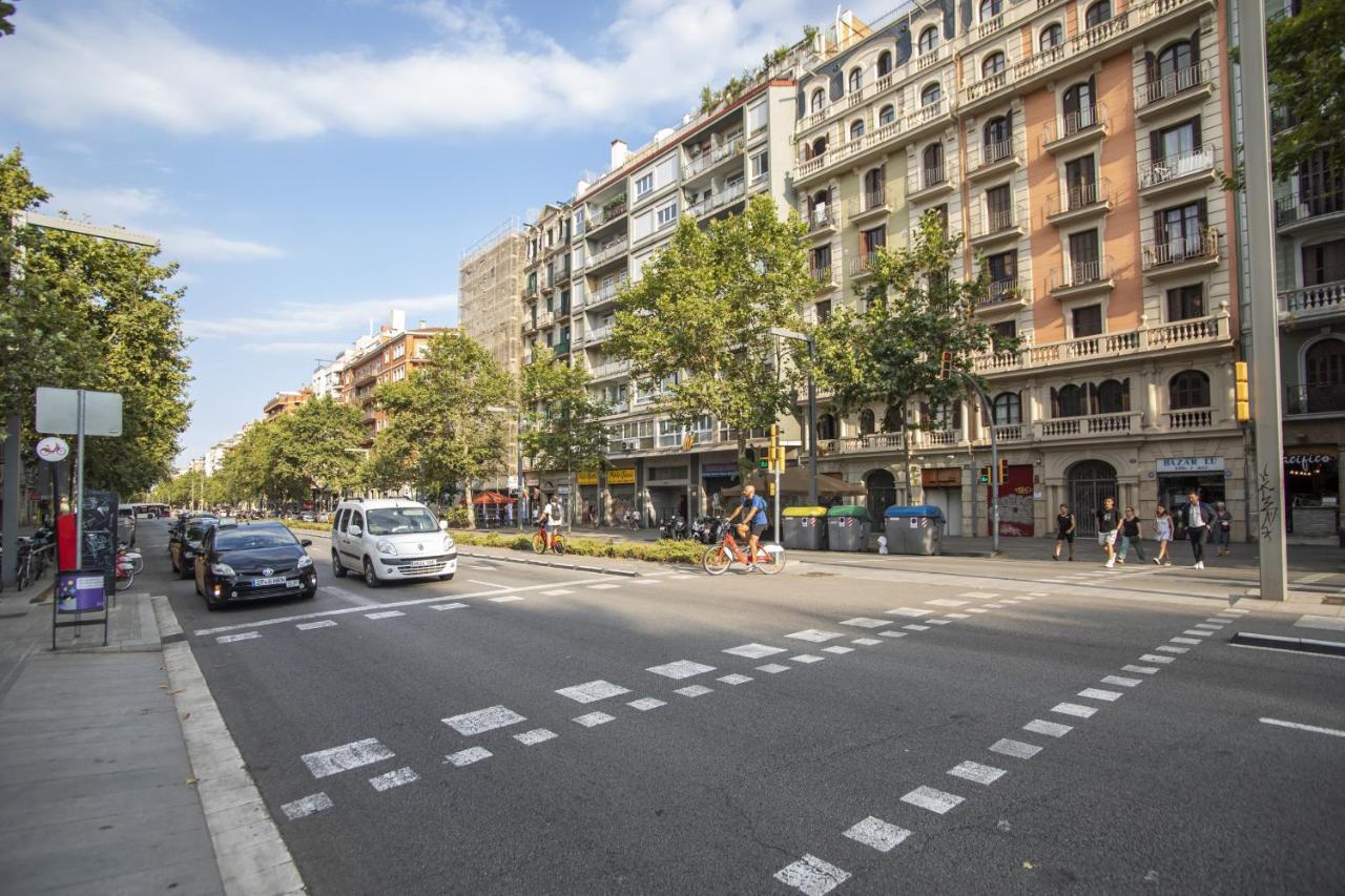 63Par1016- Sunny Apartment In Paralel Барселона Экстерьер фото