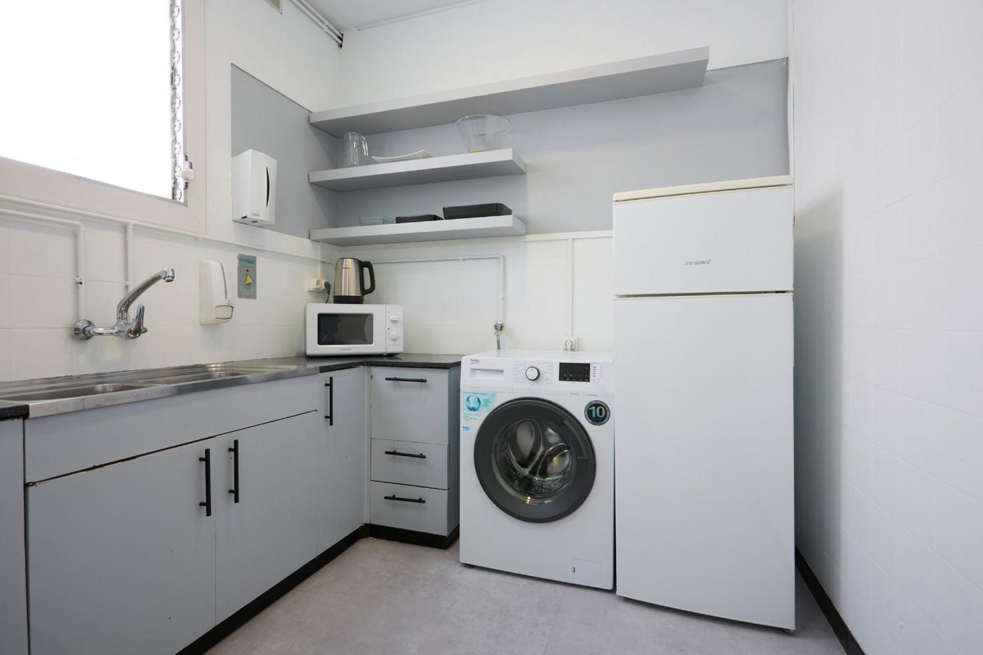 63Par1016- Sunny Apartment In Paralel Барселона Экстерьер фото